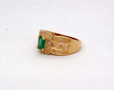 Estate 14KY .55 Ct Emerald and .31 Cttw Diamond ring