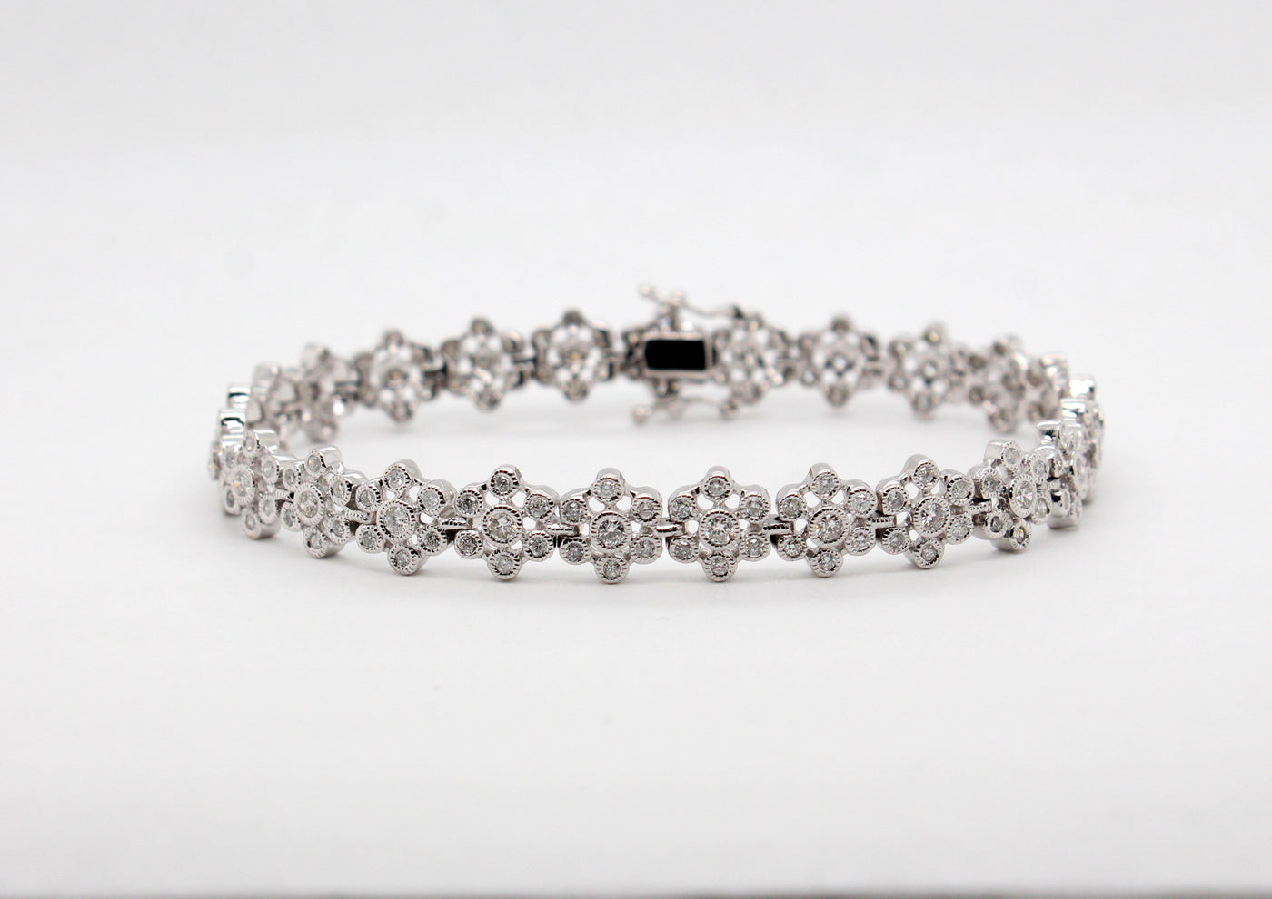 Estate 14KW 2.50 Cttw Diamond Bracelet