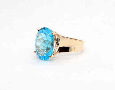 Estate 10KY 8.80 Ct Blue Topaz Ring