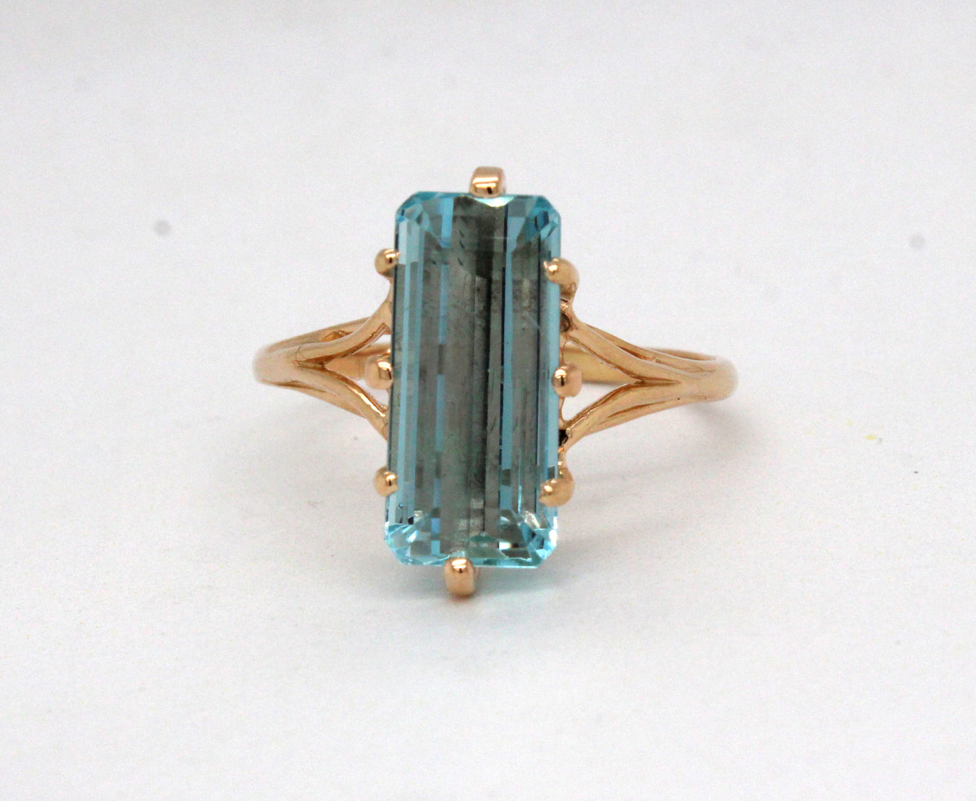 Estate 14KY 6.17 Ct Aquamarine Ring