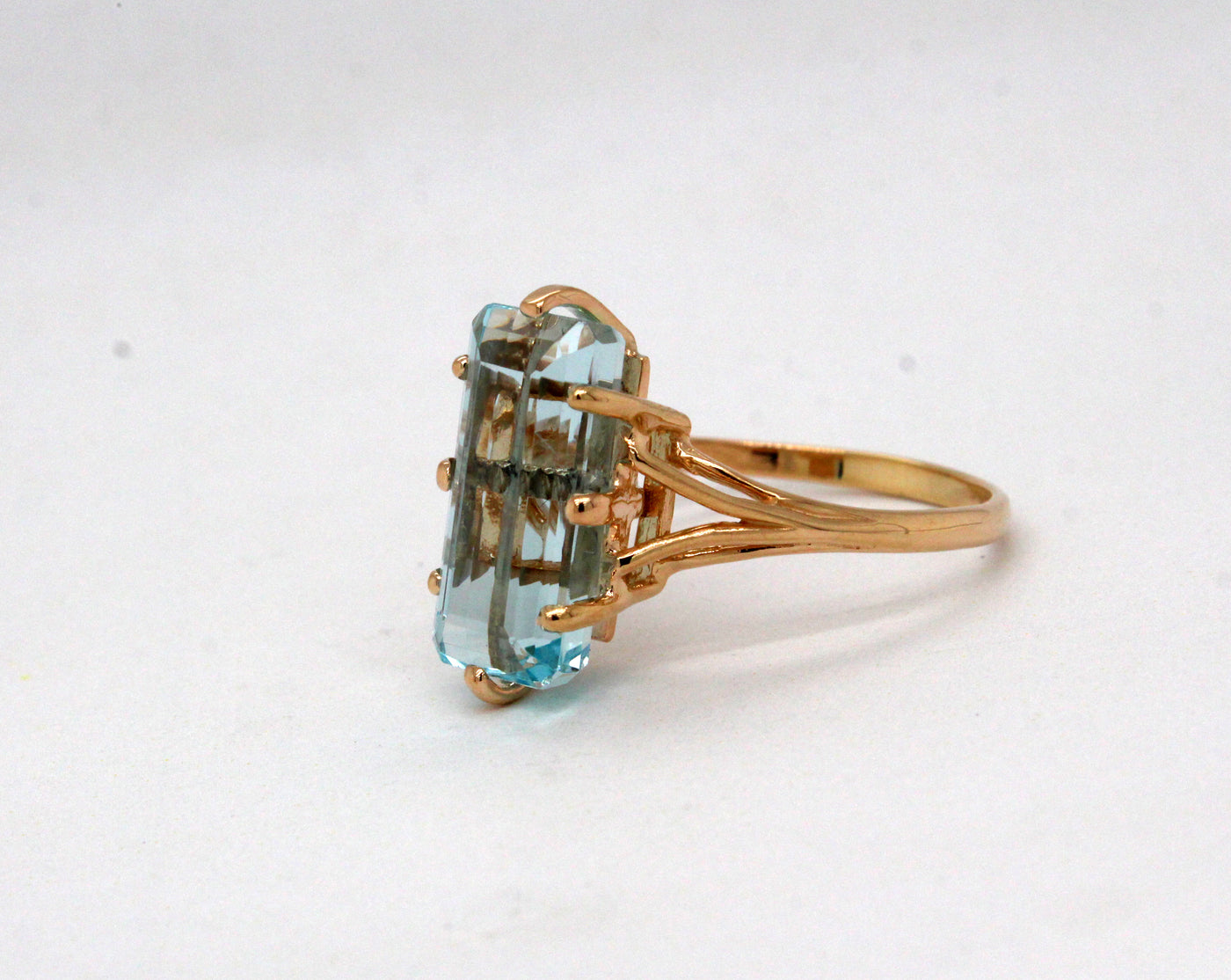 Estate 14KY 6.17 Ct Aquamarine Ring