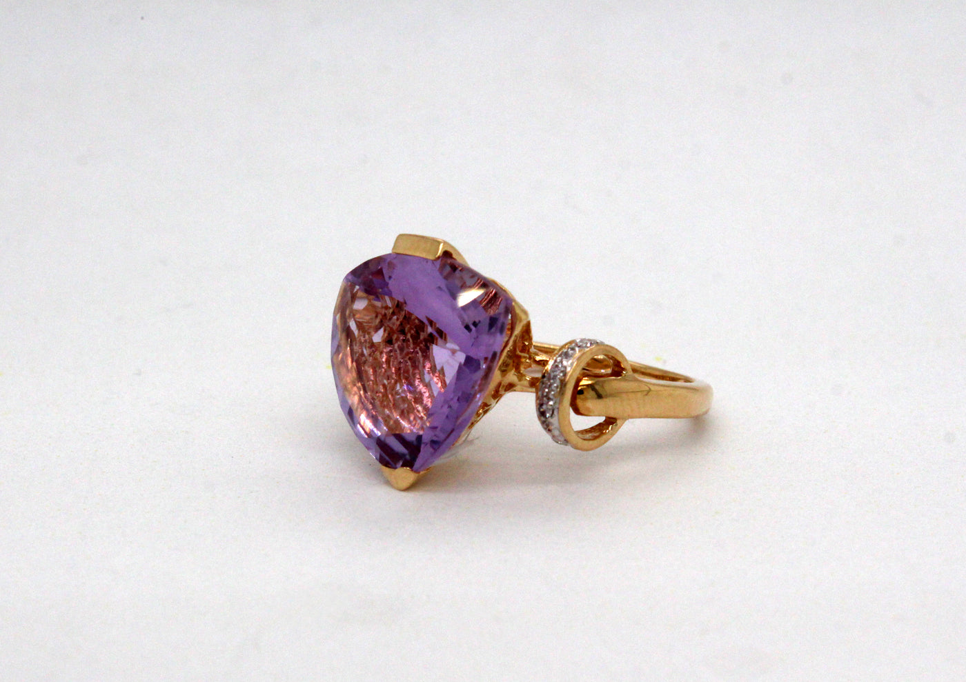 Estate 14KY 3.25 Ct Amethyst and .05 Cttw Diamond Ring