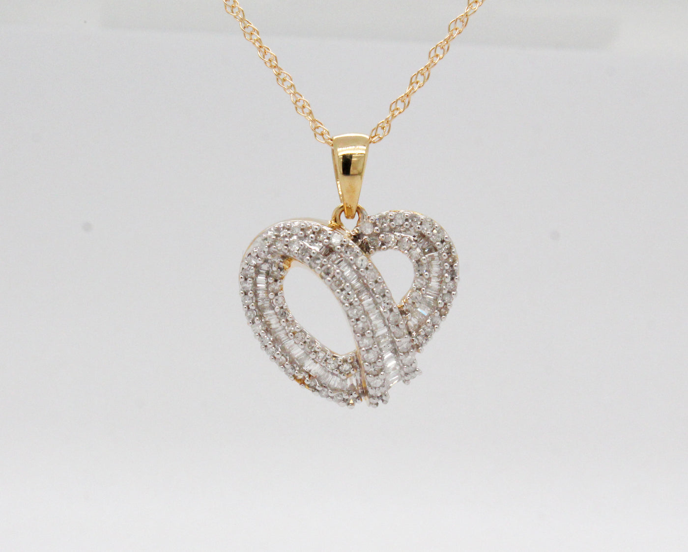 Estate 14KY 1.01 Cttw Diamond Heart Pendant I in Color and SI2 in Clar