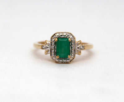 Estate 14KY .60 Ct Emerald and .01 Cttw Diamond Ring