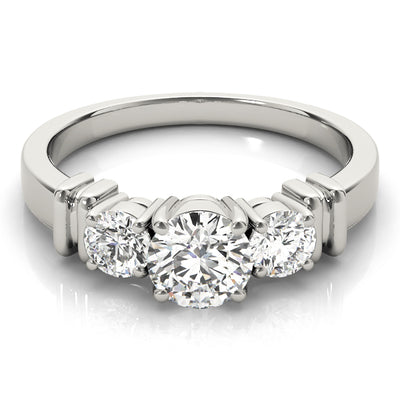 ENGAGEMENT RINGS 3 STONE ROUND