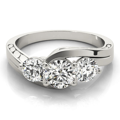 ENGAGEMENT RINGS 3 STONE ROUND