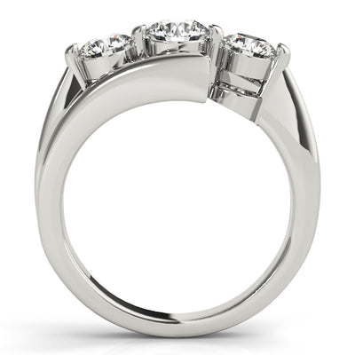 ENGAGEMENT RINGS 3 STONE ROUND