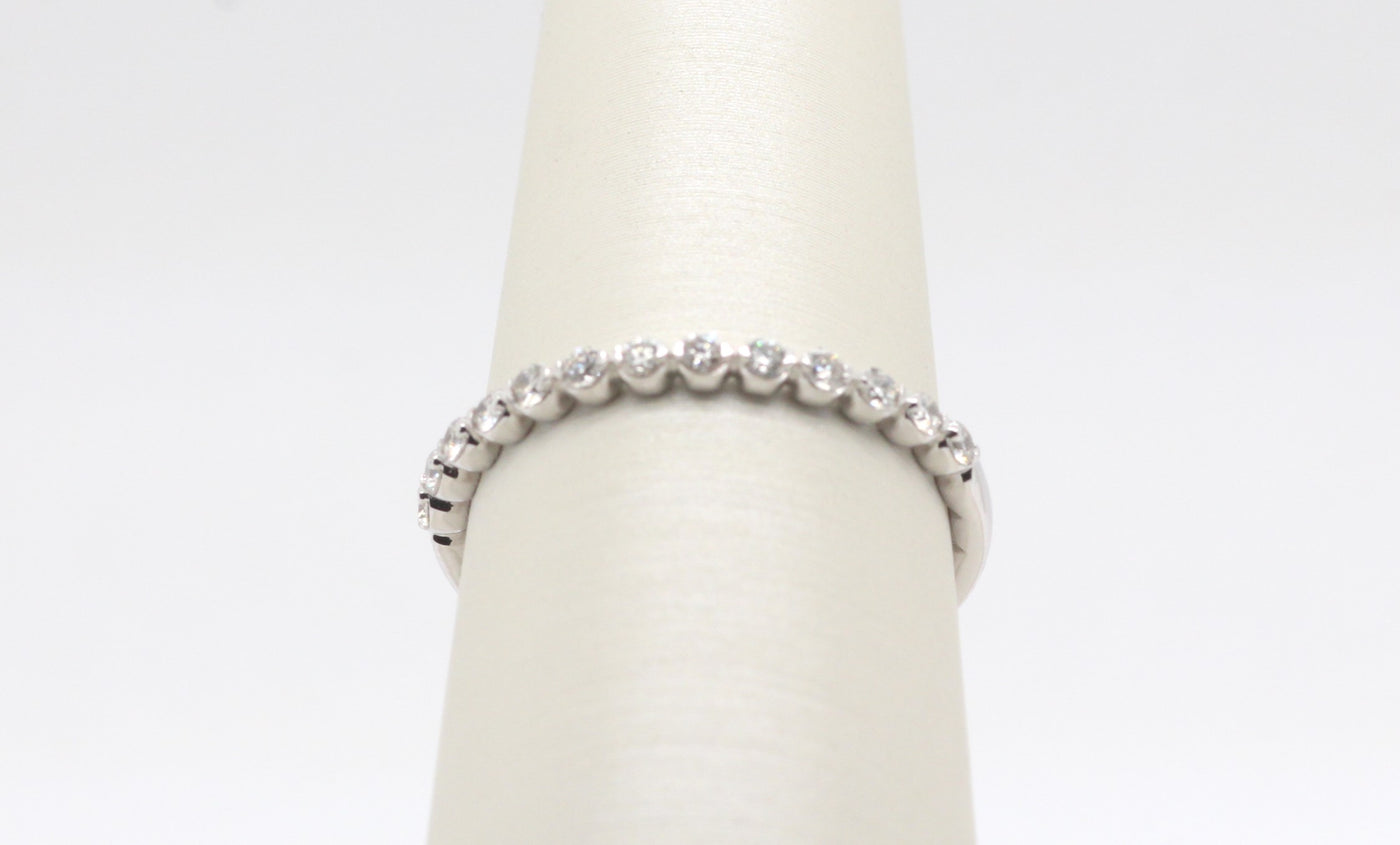 14KW .25 Cttw Diamond Wedding Band