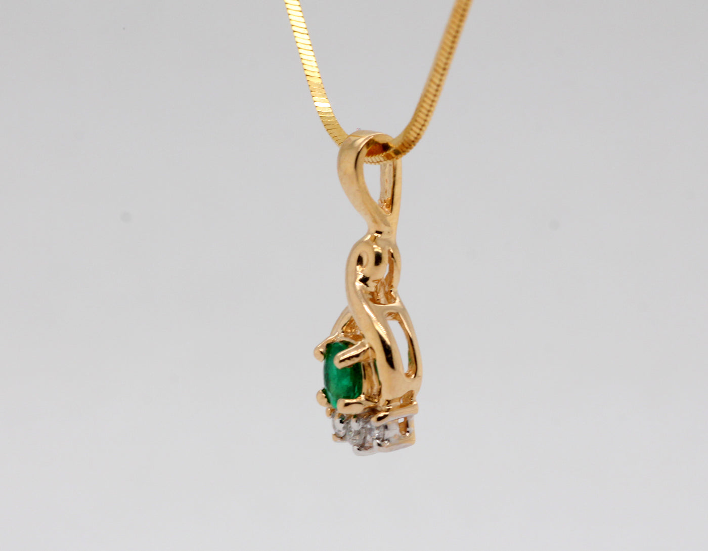 Estate 14KY .12 Ct Emerald and .03 Cttw Diamond Pendant