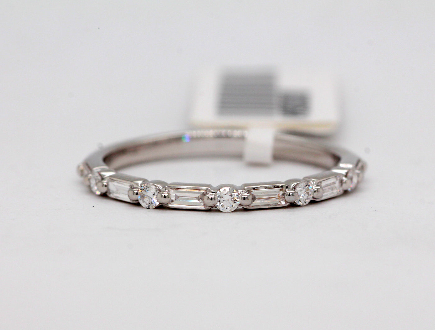 14KW .25 Cttw Diamond Wedding Band