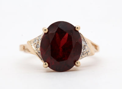 Estate 14KY 5.00 Ct Garnet and .04 Cttw Diamond Ring I in Color and I1