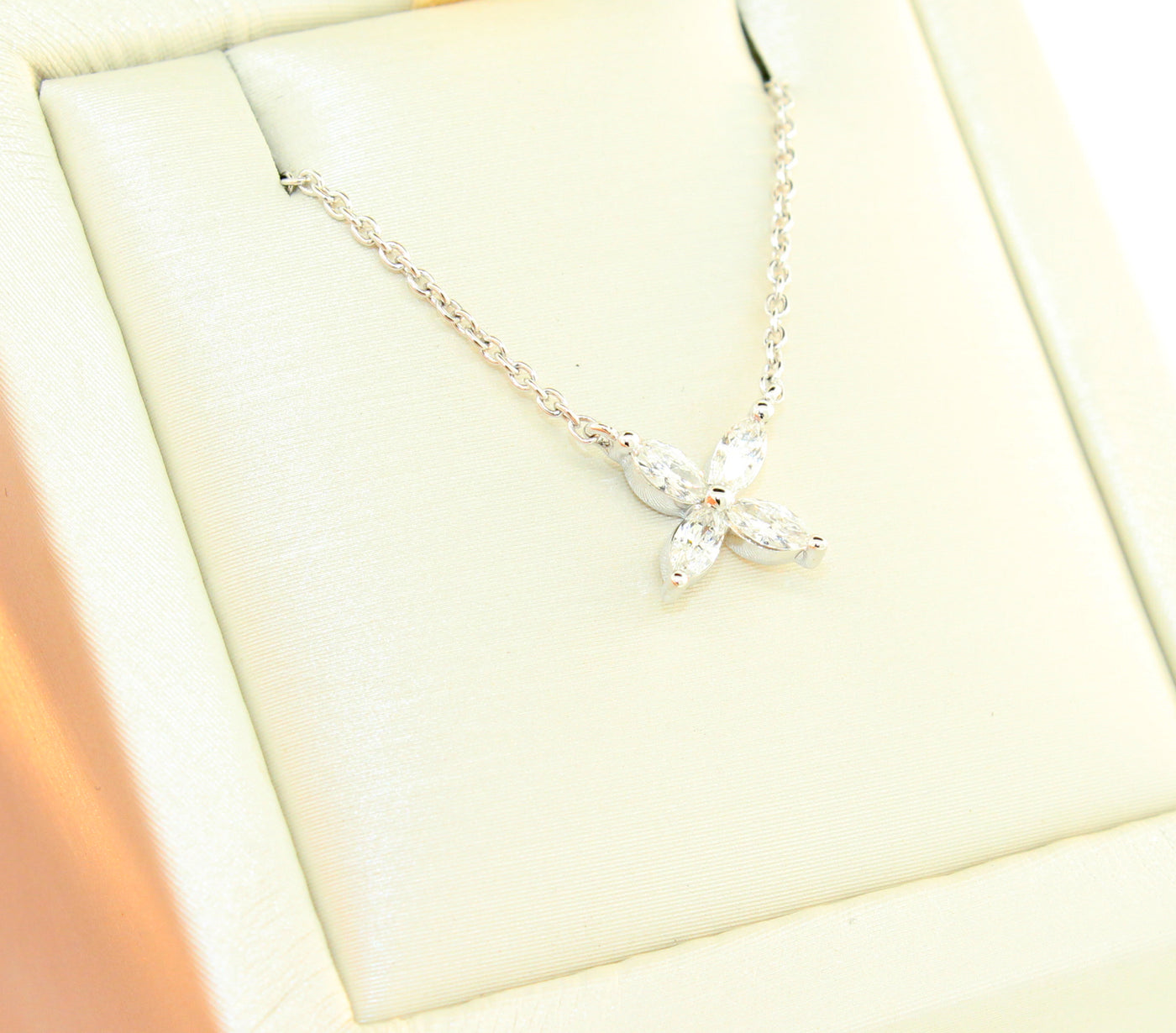 18KW .28 Cttw Diamond Necklace