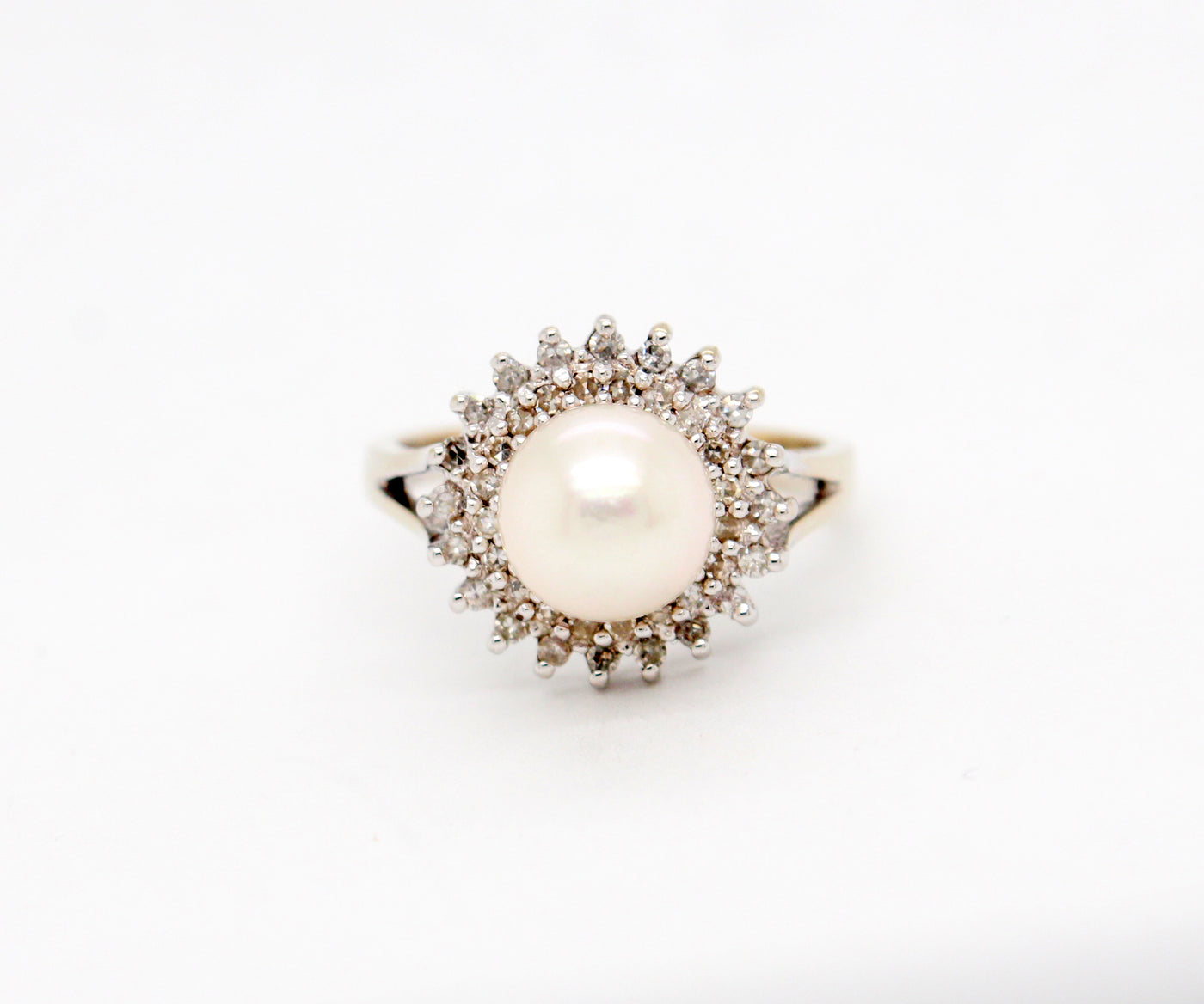 Estate 14KW 7 mm Cultured Pearl and .27 Cttw Diamond ring I in Color a