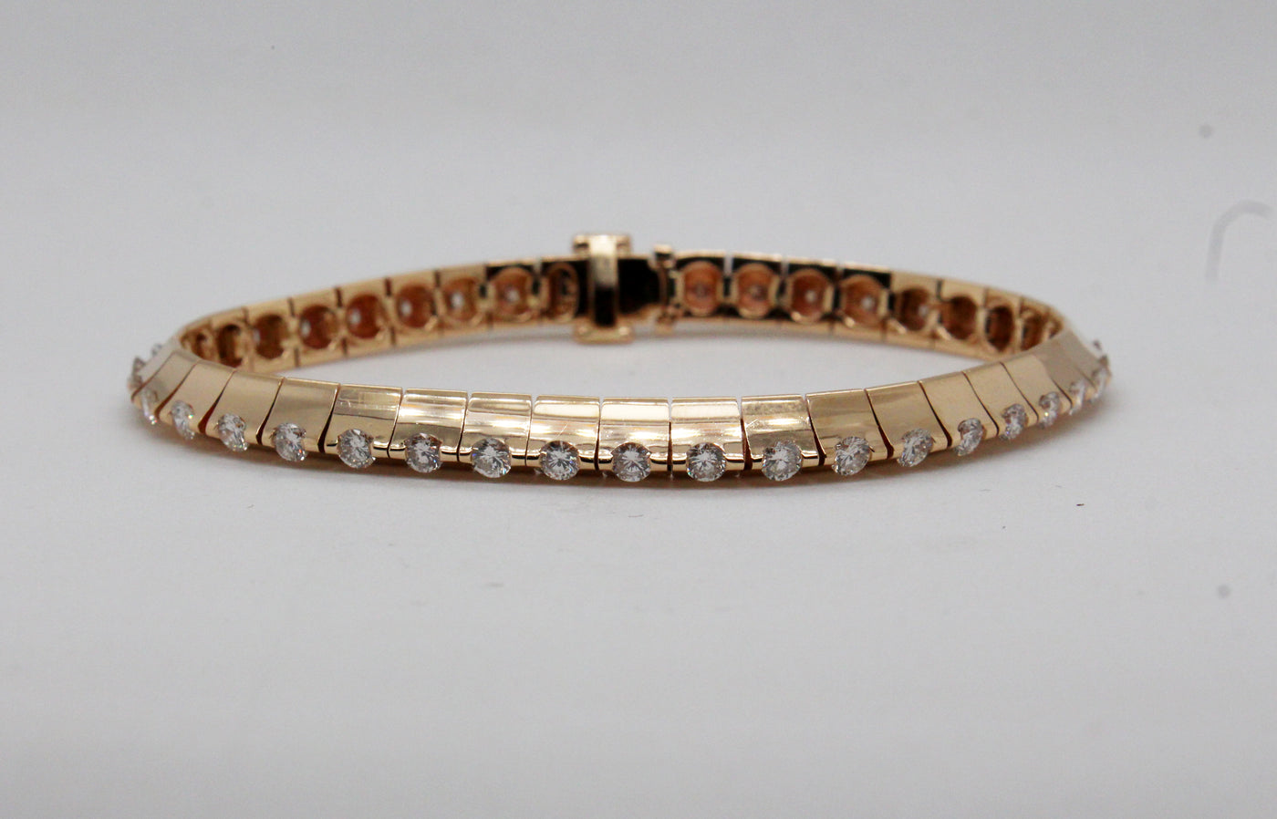 Estate 14KY 2.50 Cttw Diamond Bracelet