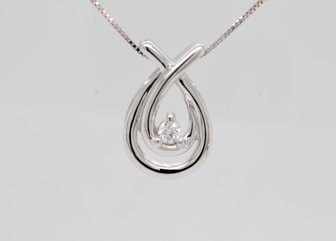 Estate 10KW .05 Ct Diamond Pendant