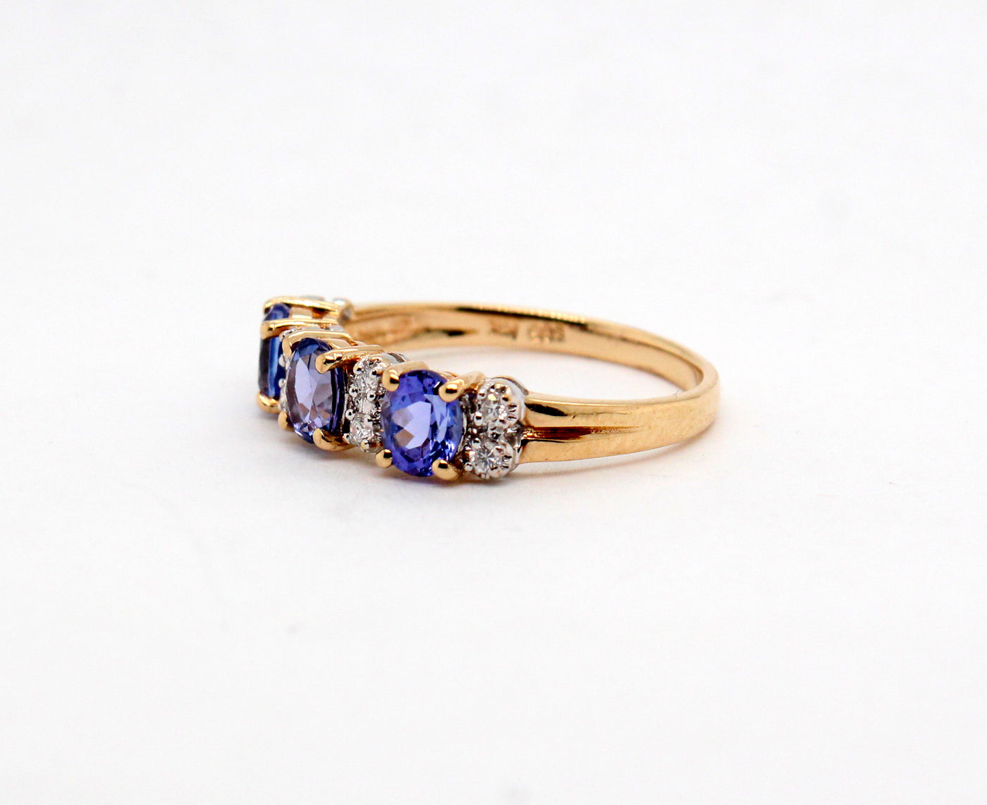 Estate 14KY 1.00 Cttw Tanzanite and .08 Cttw Diamond Ring