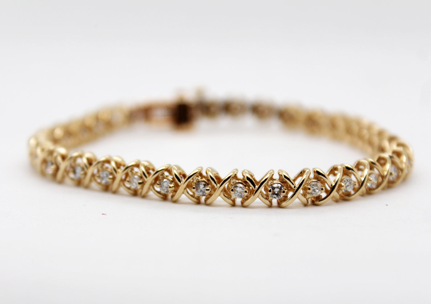 Estate 14KY 1.67 Cttw Diamond Bracelet