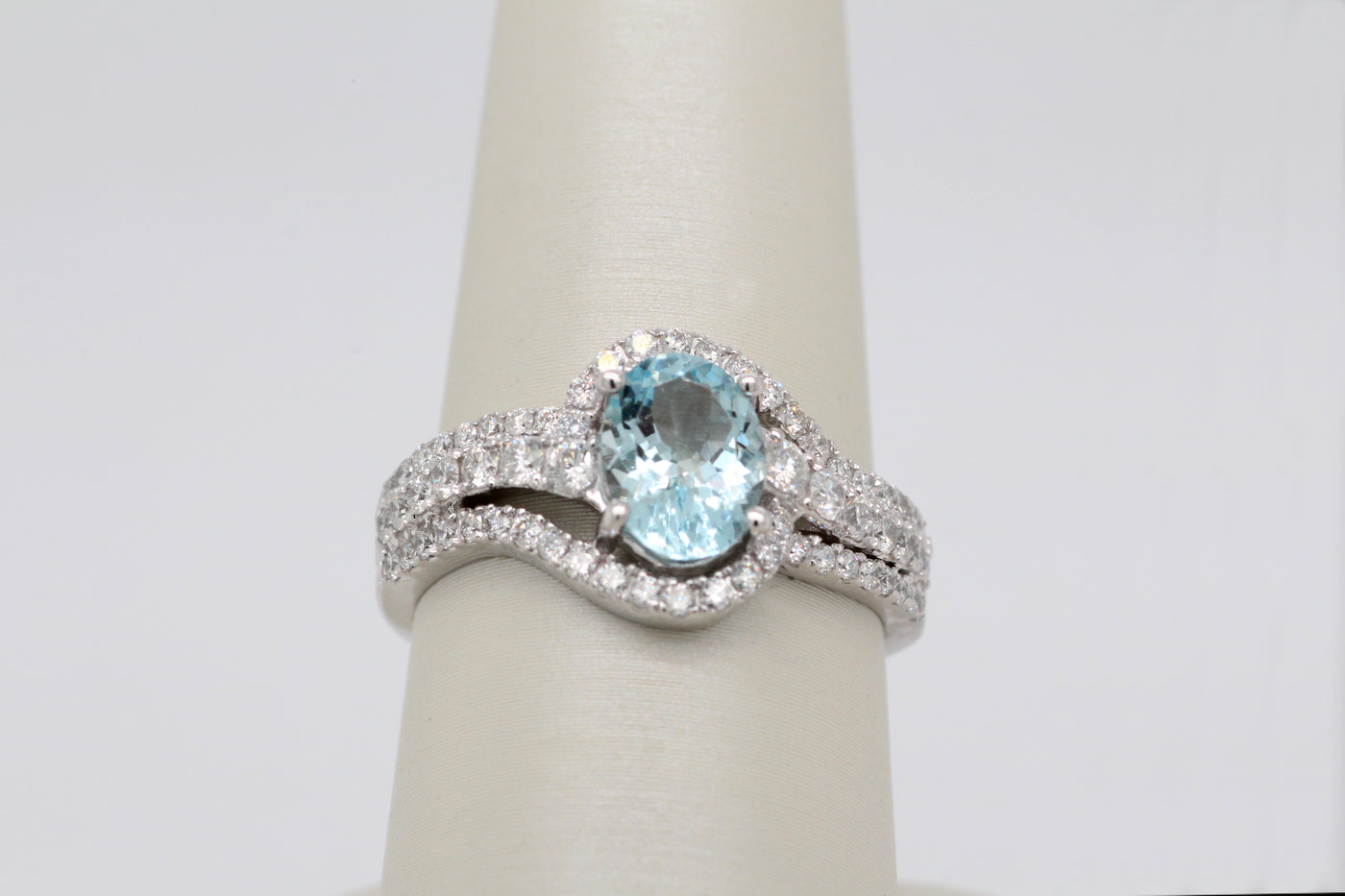 14KW 1.10 Ct Aquamarine and Diamond Ring