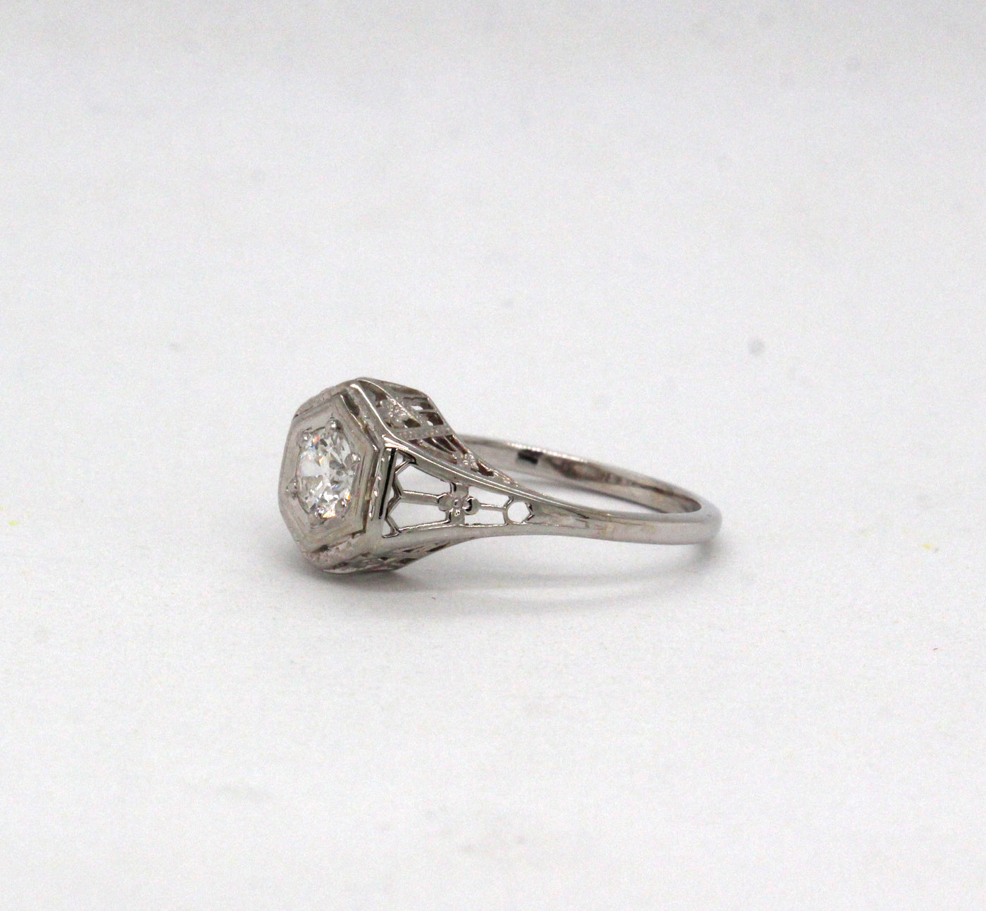 Estate 18KW .27 Ct Vintage Solitaire Ring