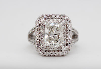 18KW Radiant Diamond Engagement Ring